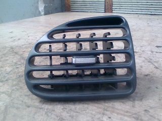 bontott CITROËN XSARA PICASSO Középső Bal Szellőző