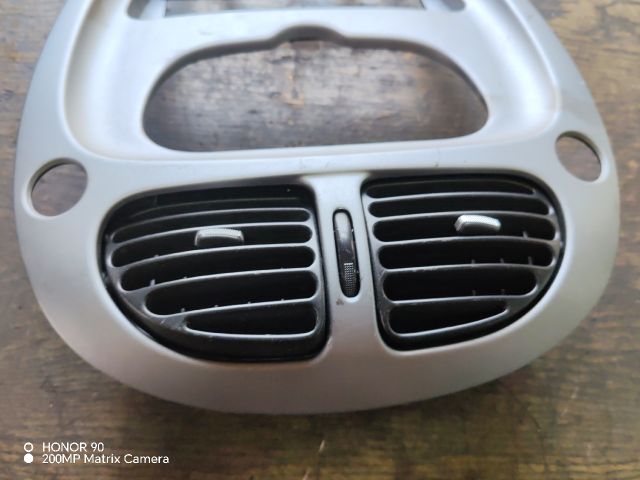 bontott CITROËN XSARA PICASSO Középső Szellőző