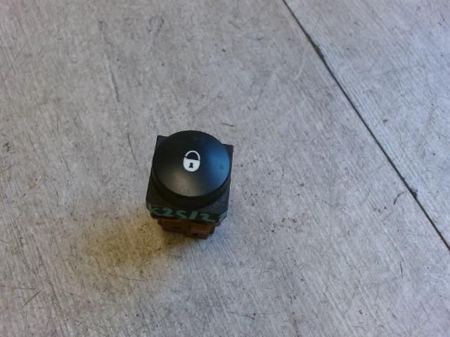 bontott CITROËN XSARA PICASSO Központizár Kapcsoló