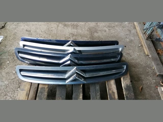 bontott CITROËN XSARA PICASSO Motorháztető Díszrács