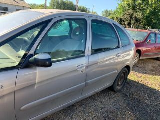 bontott CITROËN XSARA PICASSO Motorháztető Zsanér Pár