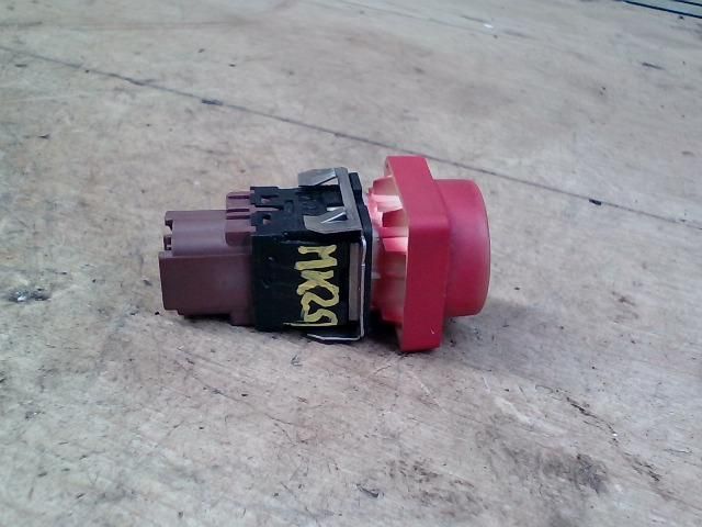 bontott CITROËN XSARA Vészvillogó Kapcsoló