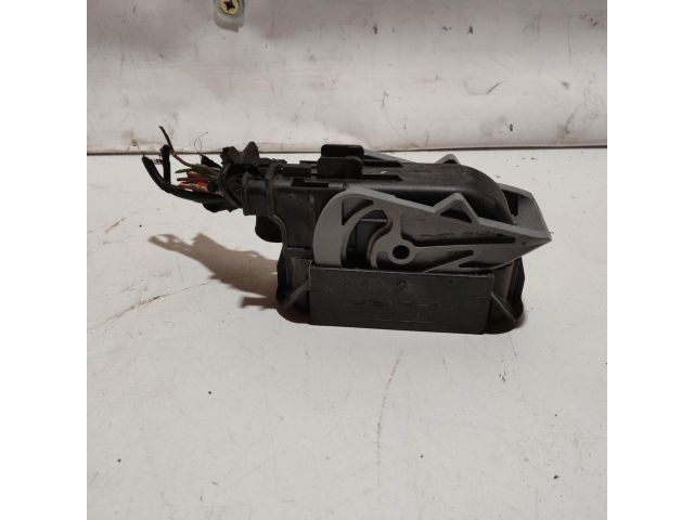 bontott   Csatlakozó