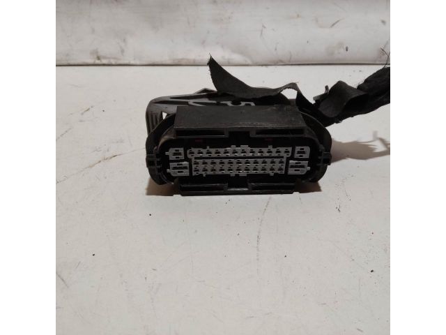 bontott   Csatlakozó