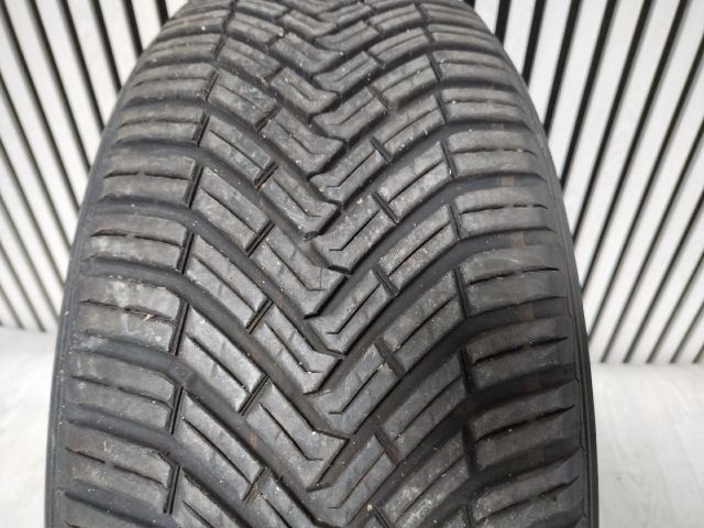 bontott CUPRA BORN Alufelni Gumival (1 db)