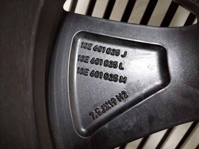 bontott CUPRA BORN Alufelni Gumival (1 db)