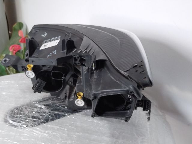 bontott CUPRA BORN Jobb Fényszóró