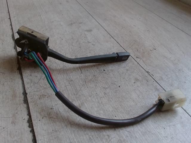 bontott DACIA 1310 Bal Kormánykapcsoló Irányjelző