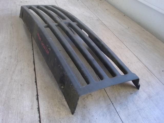 bontott DACIA 1310 Hűtőrács