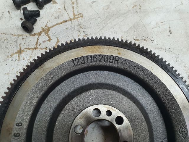 bontott DACIA DOKKER Kuplung Szett Lendkerékkel