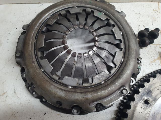 bontott DACIA DOKKER Kuplung Szett Lendkerékkel