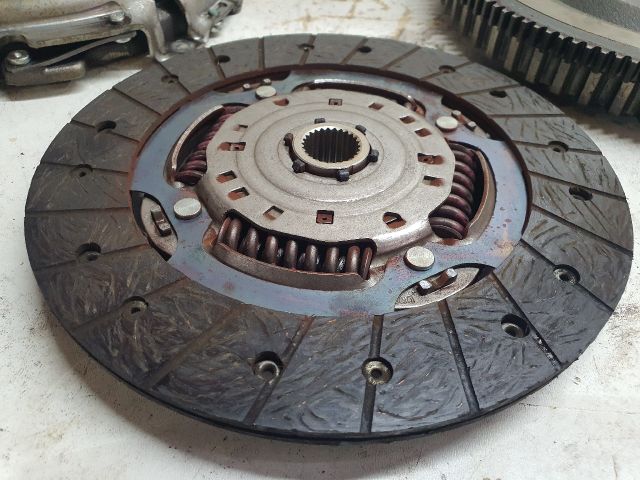 bontott DACIA DOKKER Kuplung Szett Lendkerékkel