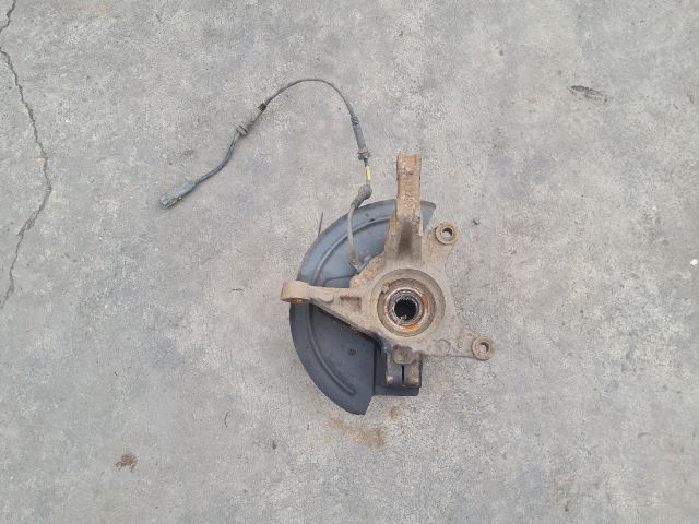 bontott DACIA DOKKER Bal első Csonkállvány Kerékaggyal