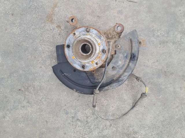 bontott DACIA DOKKER Bal első Csonkállvány Kerékaggyal