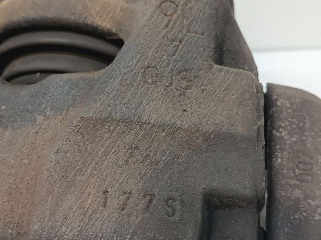 bontott DACIA DOKKER Bal első Féknyereg Munkahengerrel