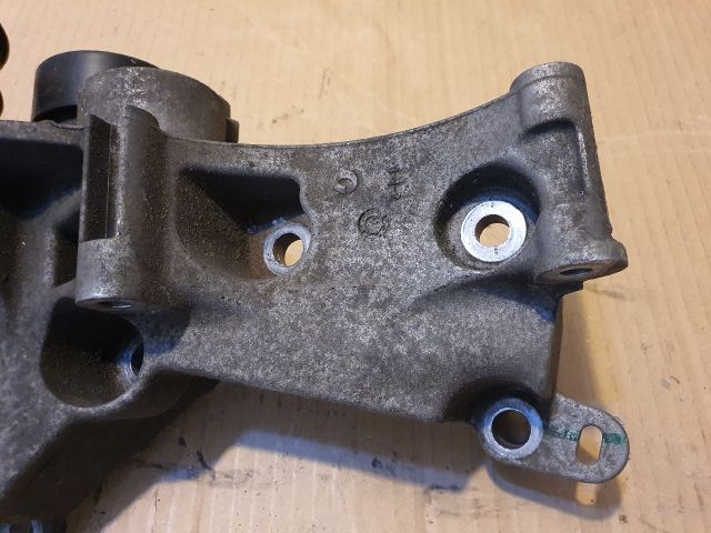 bontott DACIA DOKKER Generátor Tartó Bak