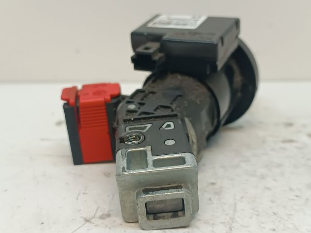 bontott DACIA DOKKER Gyújtáskapcsoló Házzal