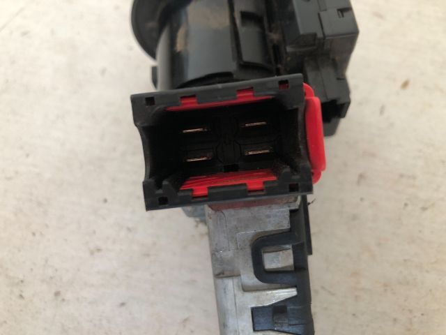 bontott DACIA DOKKER Gyújtáskapcsoló