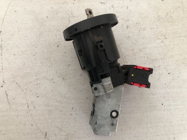 bontott DACIA DOKKER Gyújtáskapcsoló