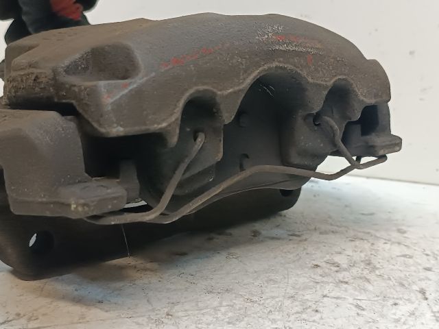 bontott DACIA DOKKER Jobb első Féknyereg Munkahengerrel