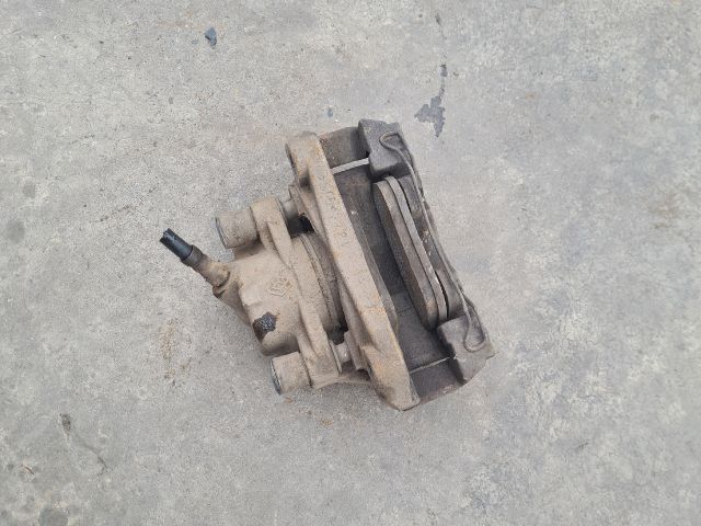 bontott DACIA DOKKER Jobb első Féknyereg Munkahengerrel