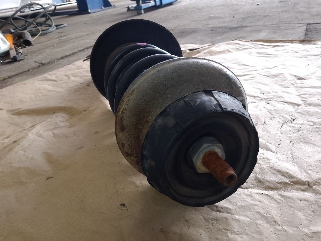 bontott DACIA DOKKER Jobb első Gólyaláb (Lengécsillapító, Rugó)