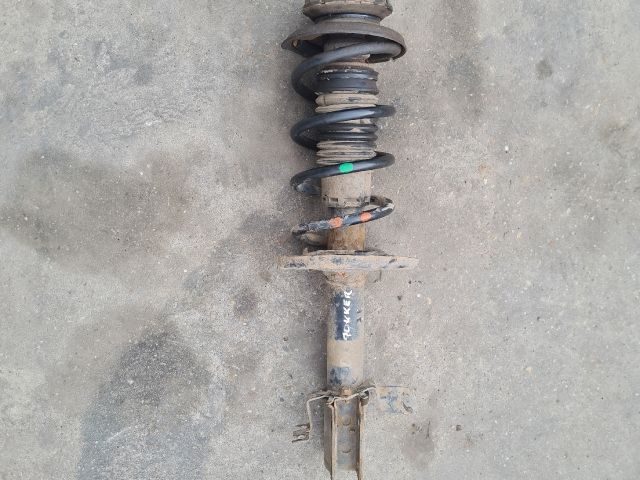 bontott DACIA DOKKER Jobb első Gólyaláb (Lengécsillapító, Rugó)