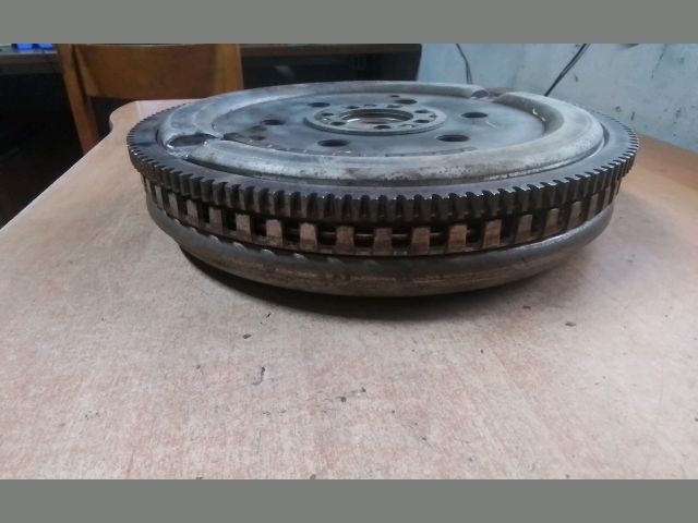 bontott DACIA DOKKER Kettős tömegű Lendkerék