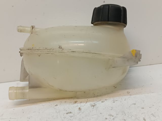 bontott DACIA DOKKER Kiegyenlítő Tartály