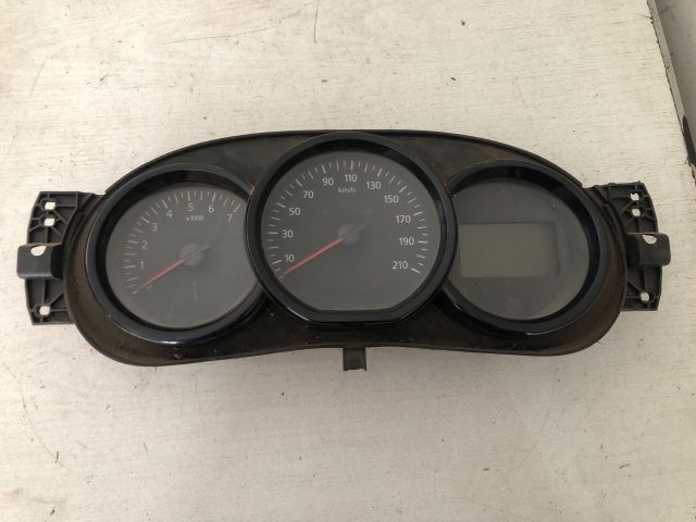 bontott DACIA DOKKER Kilométeróra