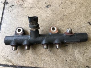 bontott DACIA DOKKER Közösnyomócső