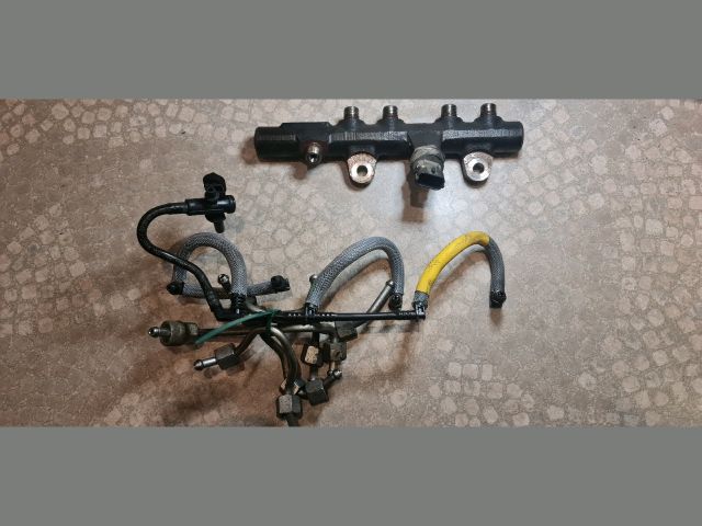 bontott DACIA DOKKER Közösnyomócső