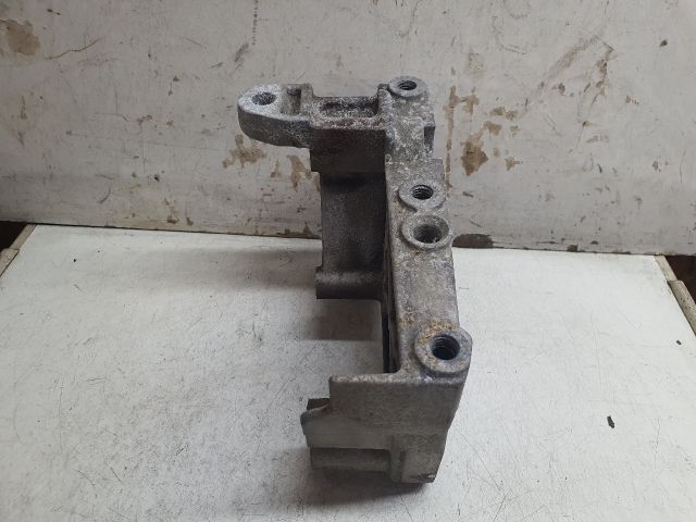 bontott DACIA DOKKER Motor Tartó Bak (Fém)