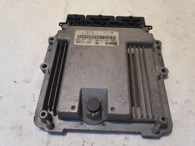 bontott DACIA DOKKER Motorvezérlő