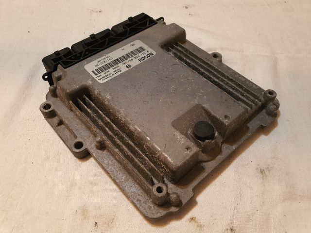 bontott DACIA DOKKER Motorvezérlő