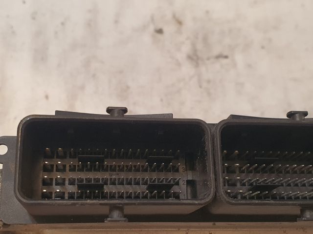 bontott DACIA DOKKER Motorvezérlő