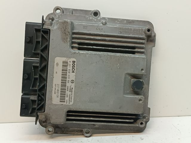 bontott DACIA DOKKER Motorvezérlő