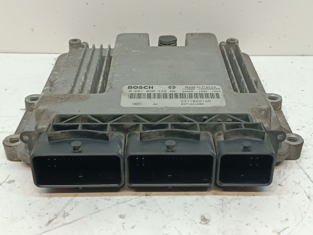 bontott DACIA DOKKER Motorvezérlő