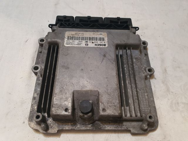 bontott DACIA DOKKER Motorvezérlő