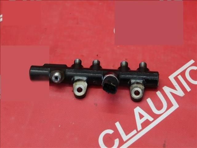 bontott DACIA DOKKER Porlasztó Sor / Híd