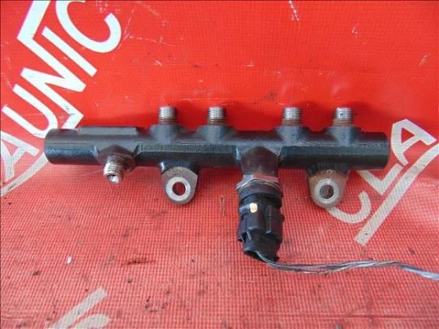 bontott DACIA DOKKER Porlasztó Sor / Híd