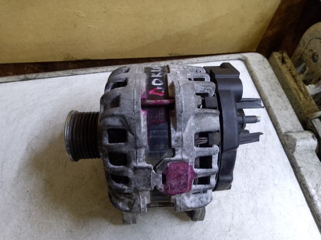 bontott DACIA DOKKER Generátor