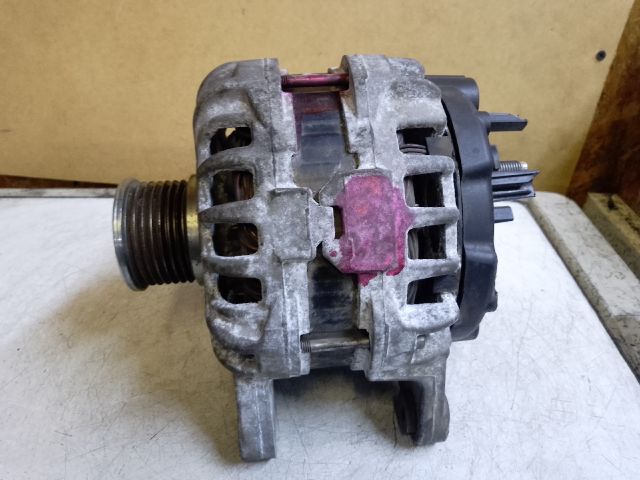 bontott DACIA DOKKER Generátor