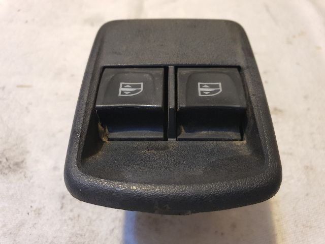 bontott DACIA DOKKER Ablakemelő Kapcsoló Négyes / Kettes