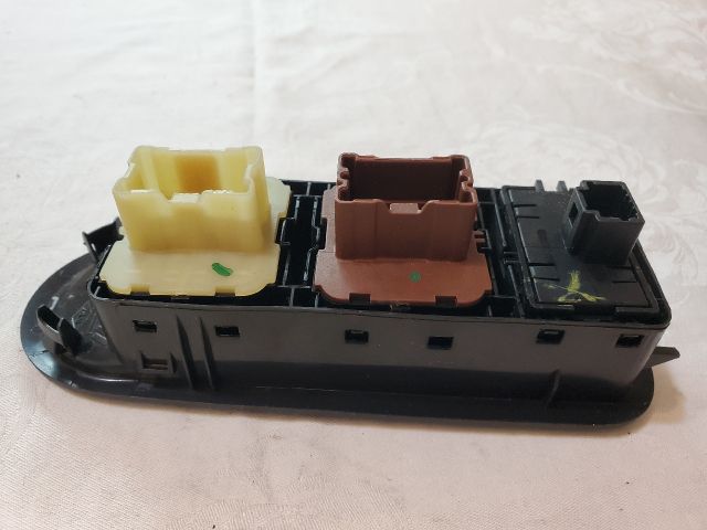 bontott DACIA DOKKER Ablakemelő Kapcsoló Négyes / Kettes