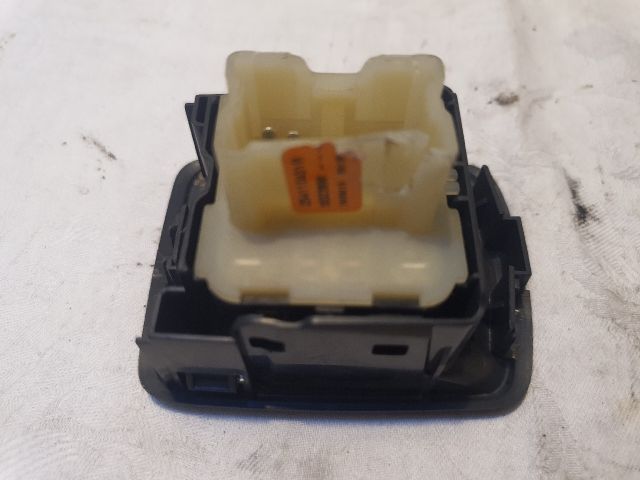 bontott DACIA DOKKER Ablakemelő Kapcsoló Négyes / Kettes