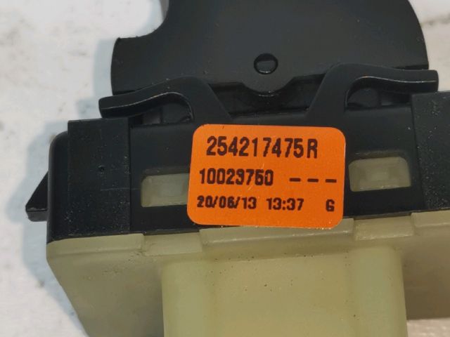 bontott DACIA DOKKER Ablakemelő Kapcsoló (Pozíciófüggetlen)