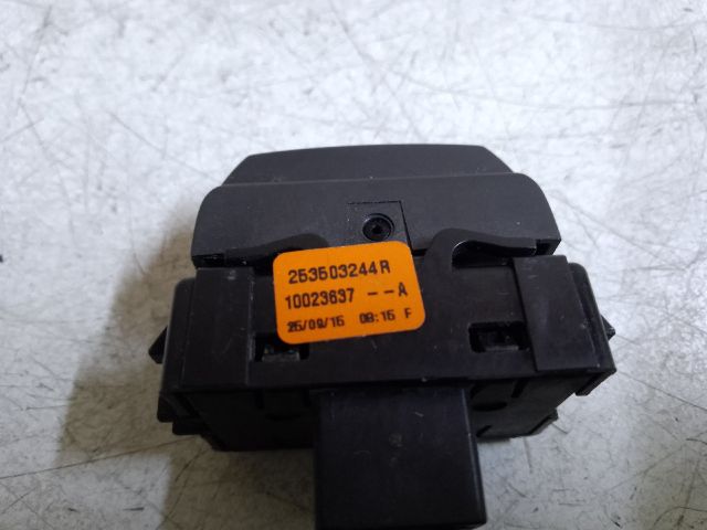 bontott DACIA DOKKER Ablakfűtés Kapcsoló