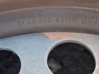 bontott DACIA DOKKER Acélfelni Gumival (1 db)