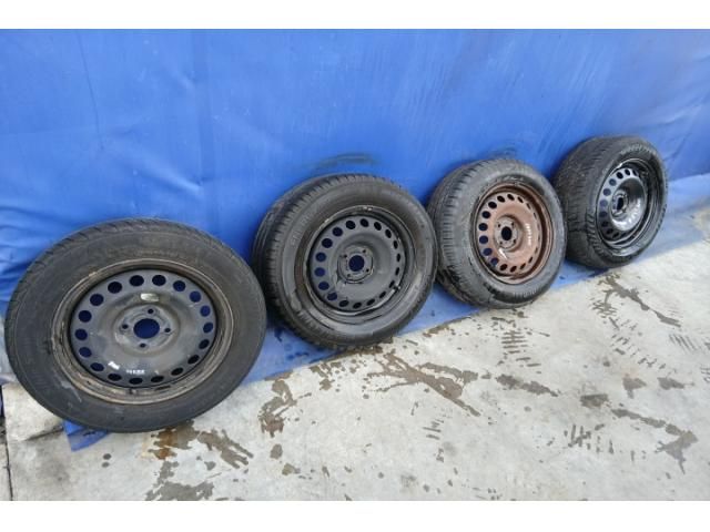 bontott DACIA DOKKER Acélfelni Szett Gumival